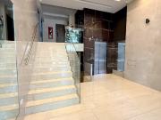 Monoambiente de categoria moderno con balcón/patio en...