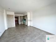 Monoambiente en alquiler con balcón al frente, Villa Luro