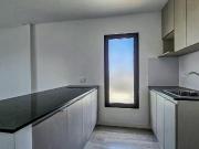 Monoambiente grande con balcon al frente