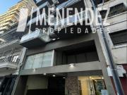 Monoambiente luminoso con balcón