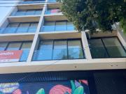 Monoambiente moderno en alquiler frente a la plaza