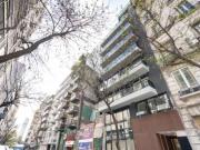 Monoambiente piso alto con balcon en Palermo