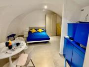 Monolocale arredato Chiaia