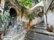 Monolocale arredato Chiaia