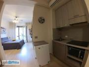 Monolocale arredato con terrazzo Centro
