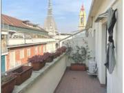 Monolocale arredato con terrazzo Centro