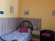 Monolocale arredato con terrazzo Centro