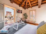 Monolocale arredato con terrazzo Centro