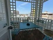 Monolocale arredato con terrazzo Centro