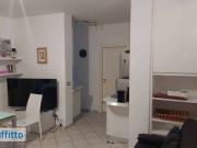 Monolocale arredato con terrazzo Colli