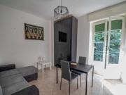 Monolocale con balcone e posto auto vicino al Politecnico