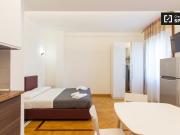 Studio in affitto a Centrale, Milano