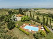 Montalcino, azienda agricola biologica con 28 ettari di...