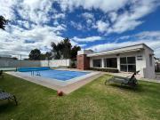 Monteserrin Casa en Conjunto 3 dormitorios, Patio, Piscina