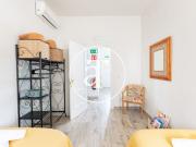 Monthly rental apartment with 2 bedrooms and 1 bathroom...