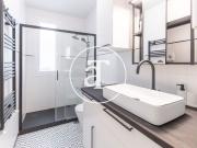 Monthly rental apartment with 2 bedrooms and 1 bathroom...