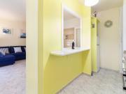 Monthly rental apartment with 3 bedrooms and 1 bathroom...
