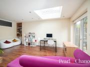 Montpelier Rise, London, NW11 2 bed apartment to rent...