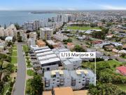 Mooloolaba unit with a large outdoor area