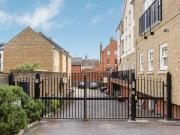 Moorfields, Hertford SG14, 4 bed town house to rent,...