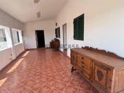 Moradia a renovar em Montes Novos num terreno de 4.000m²...