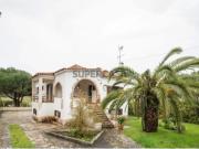 Moradia à Venda no Banzão, zona de Colares