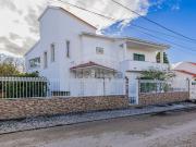 Moradia, Amora Moradia, Amora