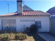 Moradia, anexos e terreno com furo, a poucos minutos da...