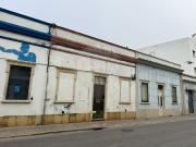 Moradia Antiga com possibilidade de projecto para 4...