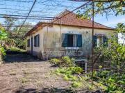 Moradia antiga de pedra Gaula Santa Cruz Ilha da Madeira