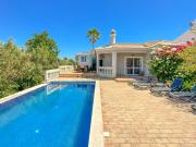 Moradia bem localizada perto de Almancil com Vista mar