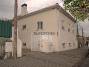 Moradia bi familiar recente em Oliveira do Douro