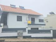 Moradia Bifamiliar T4 e T3 totalmente remodelada em Queijas