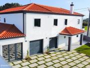 Moradia Bifamiliar T4 + T2 de excelente qualidade a 2,5...