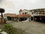 Moradia c/ anexos, piscina, telheiro e logradouro