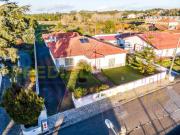 Moradia c/ garagem, forno, Churrasqueira 5000 m2 de...