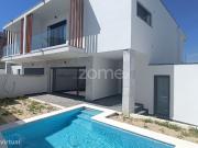 Moradia c/ Piscina NOVA