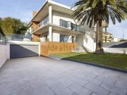 Moradia, Carcavelos e Parede