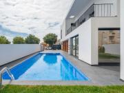 Moradia, Carcavelos e Parede