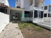 Moradia, Carcavelos e Parede