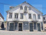 Moradia Centenria no centro de Carlo, Alij