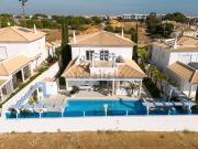 Moradia, Centro de Olhos de Água, Albufeira e Olhos de Água