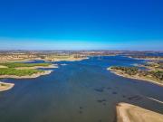 Moradia com 2 Frações Independentes para Recuperação...