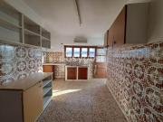 Moradia com 2 pisos com comércio localizada em Vila Nova...