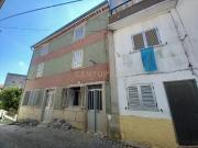 Moradia Com 2 pisos e quintal Ladoeiro