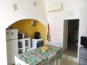 Moradia com 2 quartos, em Santiago Maior, pronta a habitar!