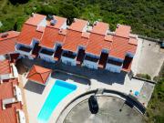 Moradia com 3 Quartos em Condomínio com Piscina em...