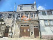 Moradia com 4 quartos e garagem no centro da vila de Av...