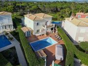 Moradia com 4 Quartos para Venda em Quinta Jacintina