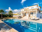 Moradia com 4 quartos, vista mar deslumbrante e piscina...